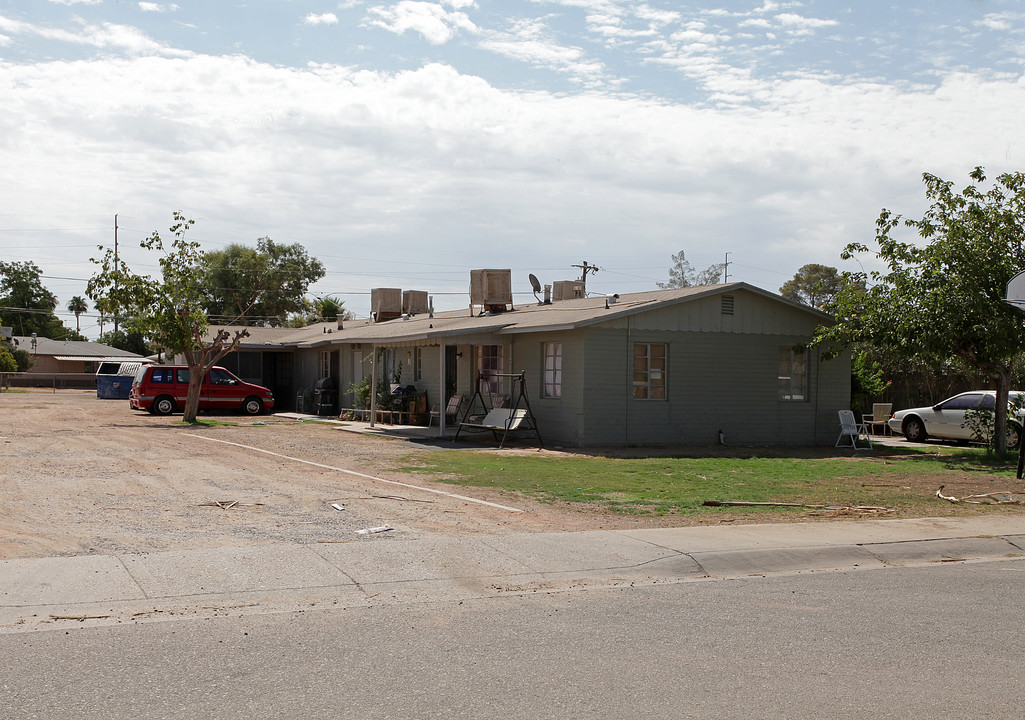 785 N Washington St in Chandler, AZ - Building Photo