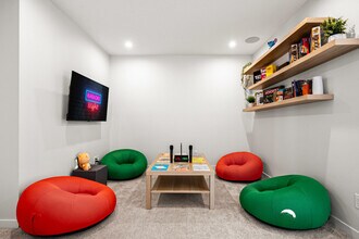 53 Edith Cres NW, Unit SI ID1314558P in Calgary, AB - Building Photo - Building Photo