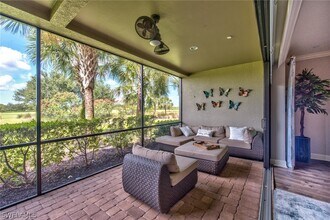 8764 Bellano Ct in Naples, FL - Foto de edificio - Building Photo