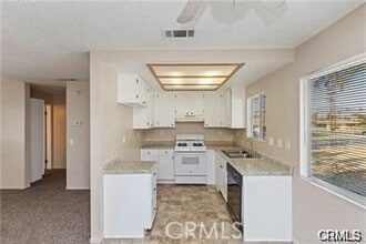 955 W Devonshire Ave in Hemet, CA - Building Photo - Building Photo