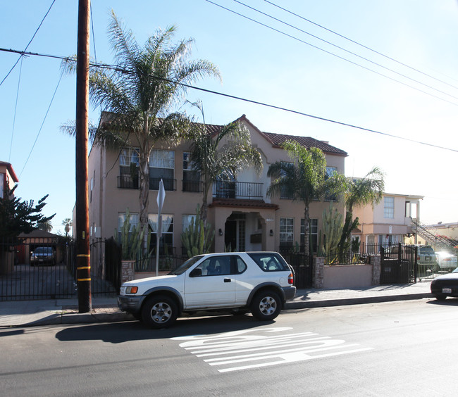 1152 N Kingsley Dr in Los Angeles, CA - Building Photo - Building Photo