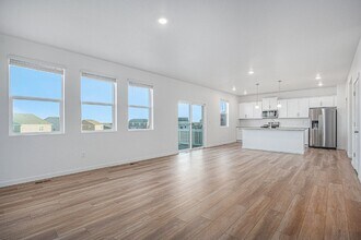 15962 Syracuse St in Thornton, CO - Building Photo - Building Photo
