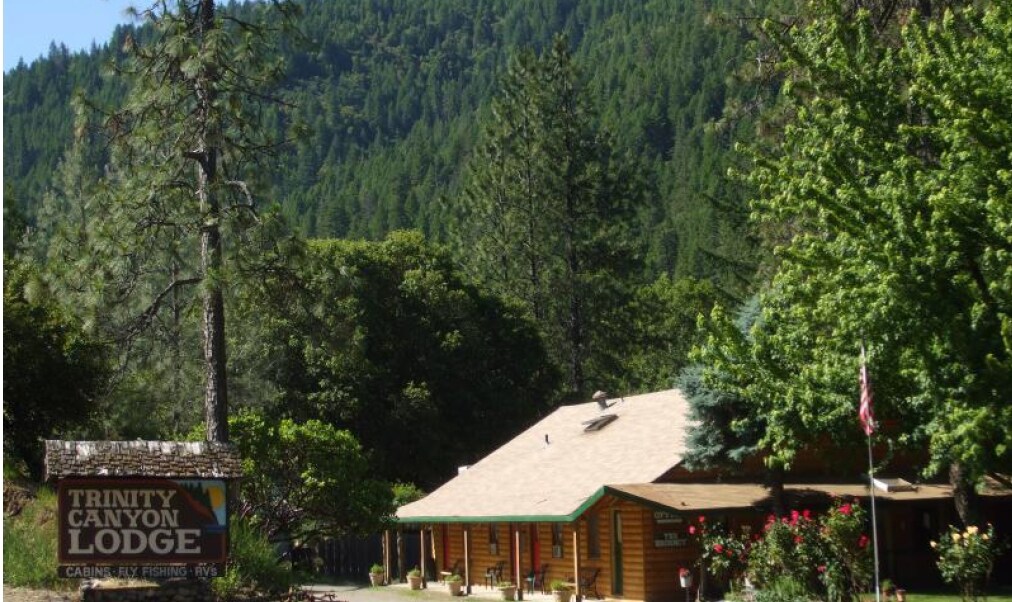 Trinity Canyon Lodge in Helena, CA - Foto de edificio