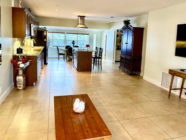 5041 NE 15th Ave in Fort Lauderdale, FL - Building Photo - Building Photo