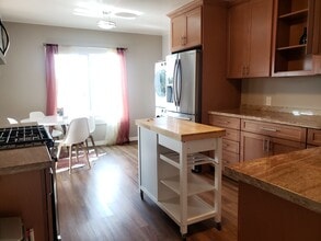 717 Rolph St in San Francisco, CA - Foto de edificio - Building Photo