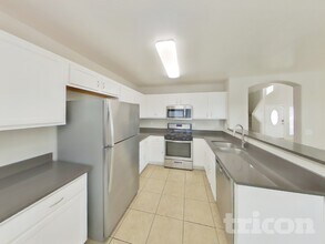 7024 N 77th Dr, Unit Room 1 in Glendale, AZ - Building Photo - Building Photo