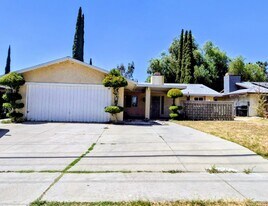 8834 Palmetto Ave in Fontana, CA - Building Photo