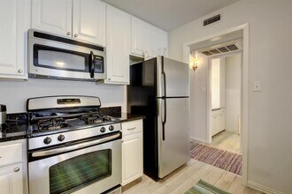 1210 Windsor Rd in Austin, TX - Building Photo - Building Photo