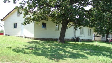 8392 US-69 in Mcalester, OK - Building Photo - Building Photo