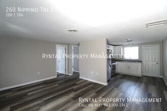 260 Nippino Trail E in Nokomis, FL - Building Photo - Building Photo