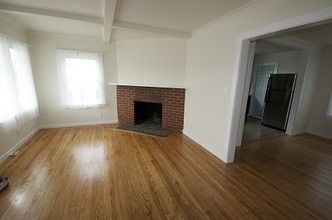 720 Elm St in Redwood City, CA - Building Photo - Interior Photo