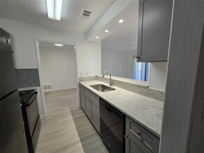 116 Barrington Hills Dr in Atlanta, GA - Building Photo - Building Photo