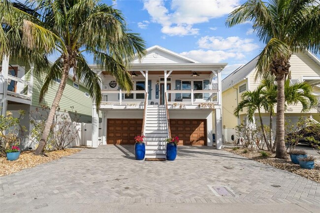 12112 Lagoon Ln in Treasure Island, FL - Building Photo - Building Photo