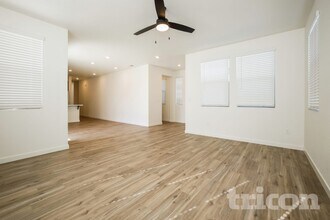 798 Fire Wheel Dr in Golden Valley, NV - Building Photo - Building Photo