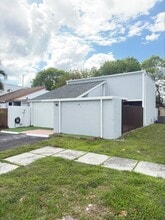 2560 SW 122nd Ct in Miami, FL - Building Photo - Building Photo