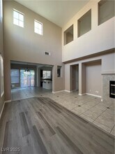 10515 Foggy Glen Ave in Las Vegas, NV - Building Photo - Building Photo