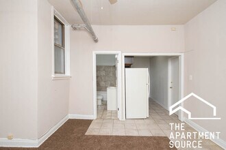 1371 W Estes Ave in Chicago, IL - Foto de edificio - Building Photo