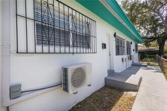 7010 NW 5th Pl in Miami, FL - Building Photo - Building Photo
