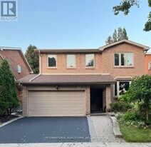 87 Braeburn Dr in Markham, ON - Building Photo
