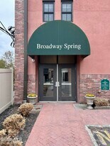 5 Spring St in Saratoga Springs, NY - Building Photo