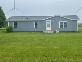 279 W 350 S in Chalmers, IN - Building Photo