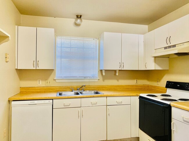 303 Titan Dr in Lafayette, LA - Building Photo - Building Photo