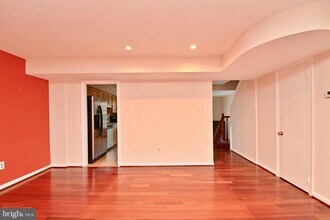 2481 Windbreak Dr in Alexandria, VA - Building Photo - Building Photo