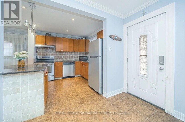 19 Gatsby Square in Brampton, ON - Building Photo - Building Photo