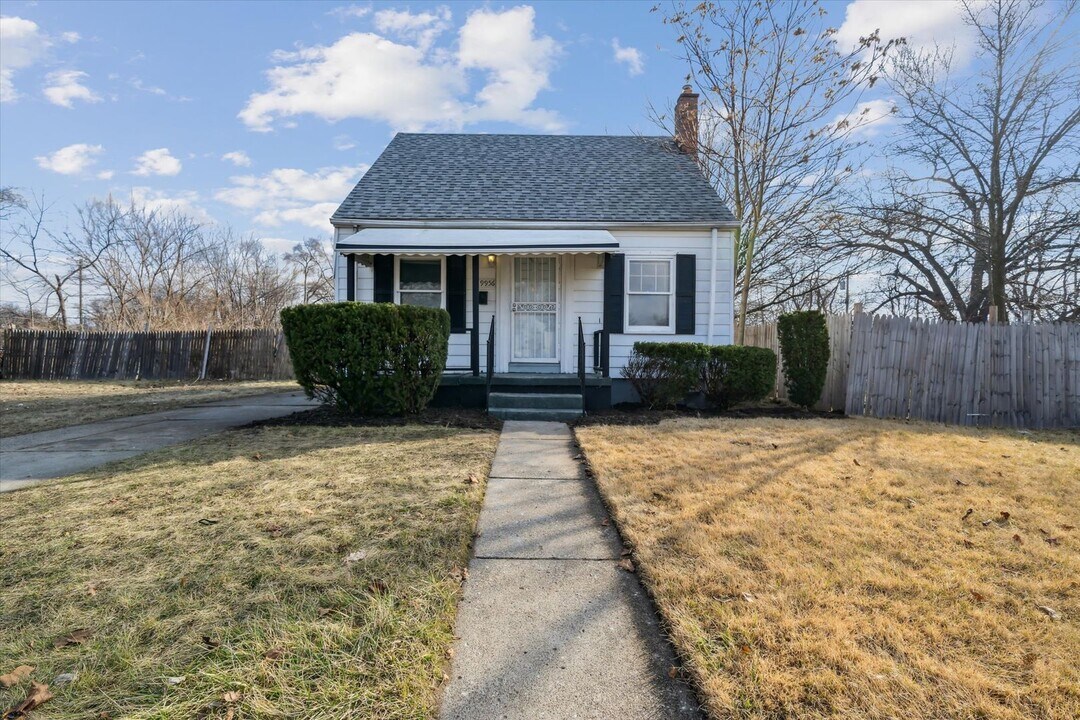 19956 Roselawn St in Detroit, MI - Building Photo