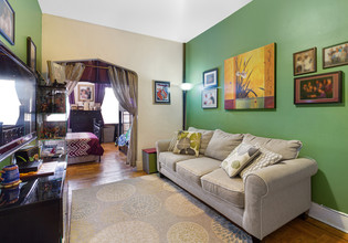 181-183 Montrose Ave in Brooklyn, NY - Building Photo - Interior Photo