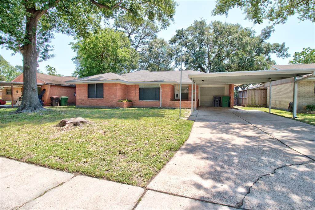 1027 Stonecrest Dr in Houston, TX - Building Photo