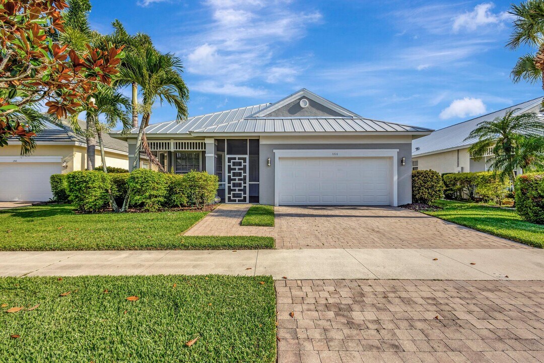 154 NW Swann Mill Cir in Port St. Lucie, FL - Building Photo