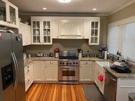 115 Eastbourne Rd in Newton, MA - Building Photo