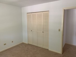 33 N Jane Dr in Elgin, IL - Building Photo - Building Photo