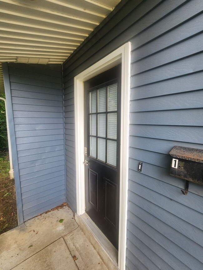 1712 State Ave, Unit Unit 1 in Coraopolis, PA - Building Photo - Building Photo