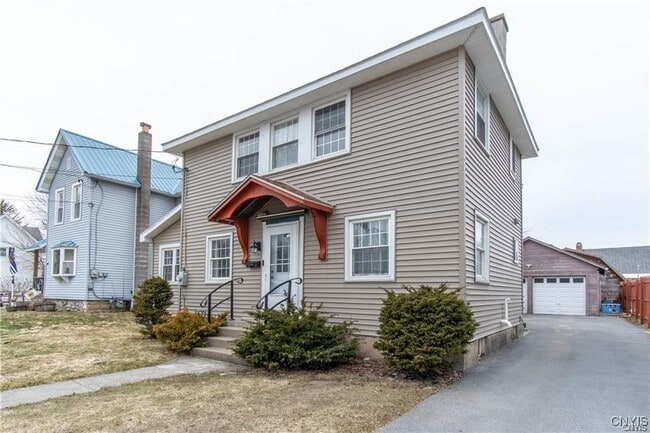 215 Francis St in Watertown, NY - Building Photo - Building Photo
