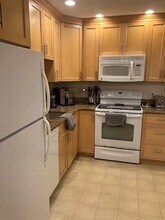 304 Manor Ter in Lexington, MA - Building Photo - Building Photo