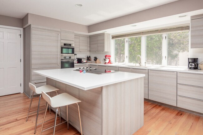 5 Livery Ln in East Hampton, NY - Building Photo - Building Photo