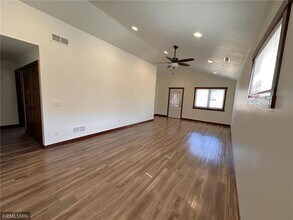 1726 Aspen Ct in New Richmond, WI - Foto de edificio - Building Photo