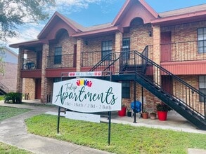 416 E Tulip Ave, Unit 3 in McAllen, TX - Building Photo - Building Photo