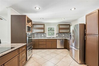 4935 Cambridge Dr in Dunwoody, GA - Building Photo - Building Photo