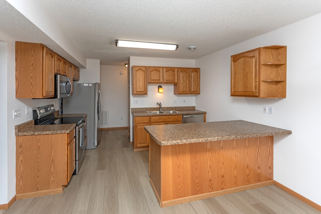 Times Square Townhomes in Grand Forks, ND - Foto de edificio