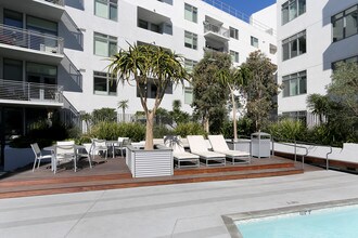 The Avenue Hollywood Apartments Ca California Building Photo The Avenue Hollywood Apartments In