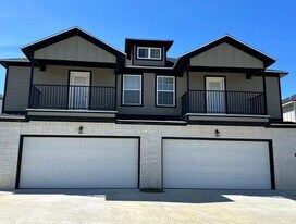 1023 S Benchmark Ln in Fayetteville, AR - Building Photo