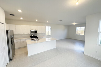 2405 NW 131st Cir-Unit -1602 in Miami, FL - Building Photo - Building Photo