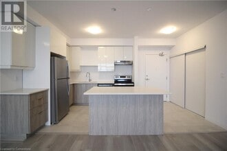 5 Hamilton St N in Waterdown, ON - Building Photo - Building Photo