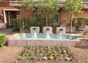 1004 Duckhorn Ct in Las Vegas, NV - Building Photo - Building Photo