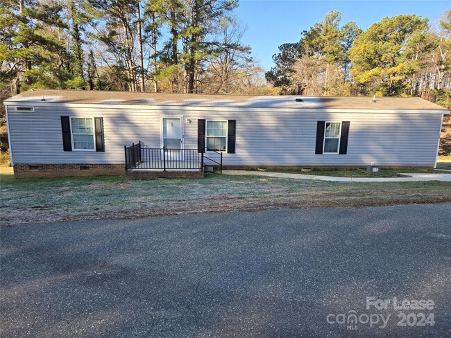 115 Kimberly Cir in Dallas, NC - Building Photo - Building Photo