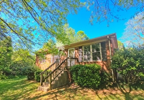 2217 E Gate City Blvd in Greensboro, NC - Building Photo