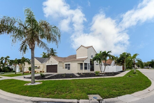 23157 Bentley Pl in Boca Raton, FL - Building Photo - Building Photo